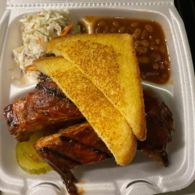 Smokin' Ribs Plate (St. Louis Style Ribs).